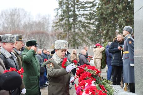Офицеры Объединенного штаба ОДКБ почтили память жертв блокады Ленинграда