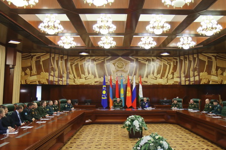 Занятия с группой слушателей специального факультета Военной академии Генерального штаба ВС РФ