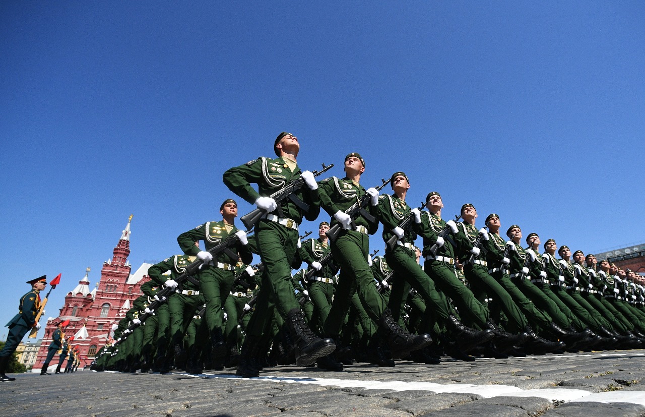 Военный парад на красной площади в москве